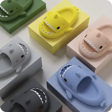 INCRIVELMENTE MACIO Chinelo Nuvem Infantil Original Tubarão