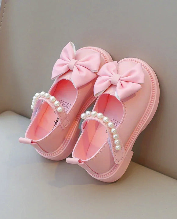 Sapato Infantil Feminino Branco com Pérolas e Laço Elegante
